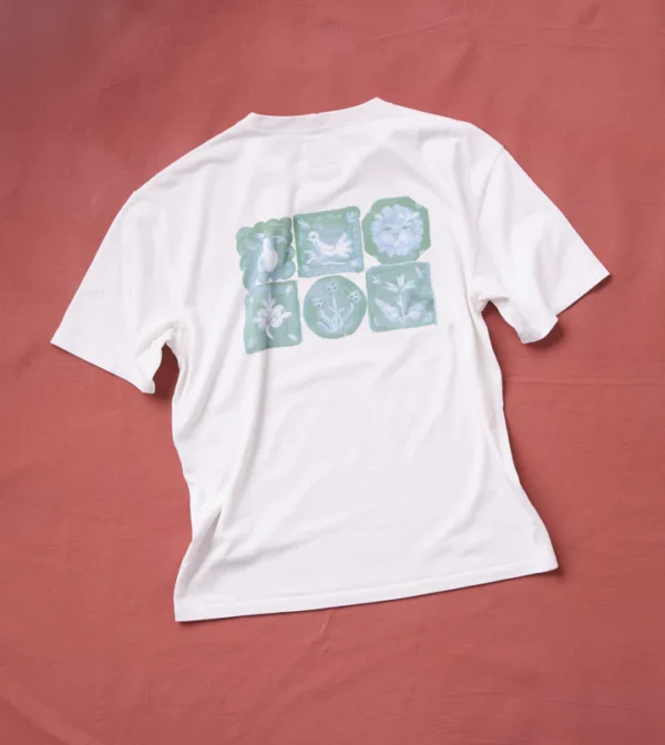 Antique White 'Tile' Print Short-Sleeve Hiking T-Shirt